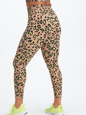 Fabletics Ultra Define 7/8 Leggings Womens Medium Leopard Print NWT High Rise